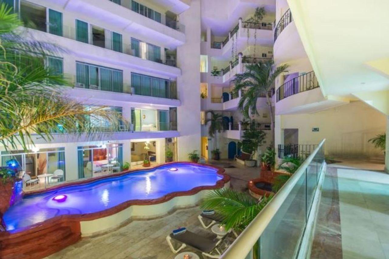 Blue Chairs Beachfront Resort Puerto Vallarta - Adults Only Exteriör bild